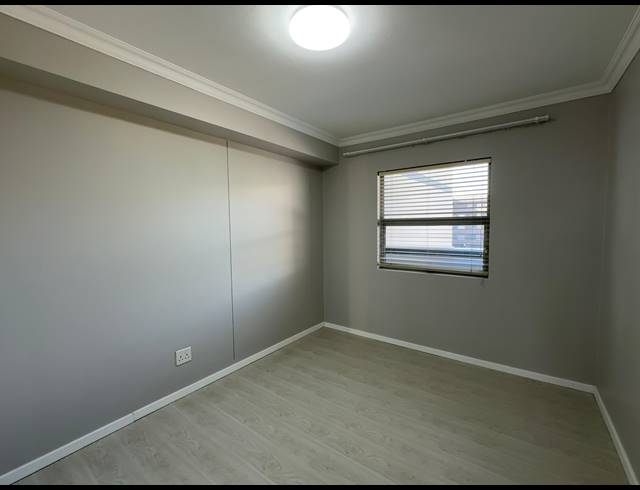 2 BEDROOM FLAT FOR SALE IN NEW TOWN CENTRE